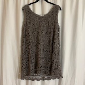 Grey taupe tank, large, in perfect condition!